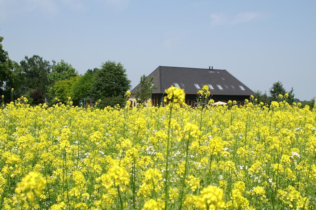 B&B De Luijenbergh Oud-Gastel Esterno foto
